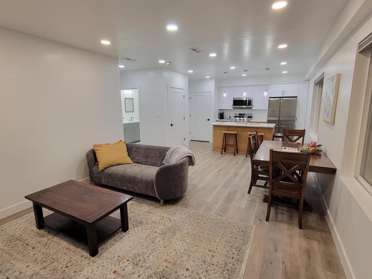 Spacious & Modern Apartment, Close To Universities And Mountains Mapleton Екстериор снимка